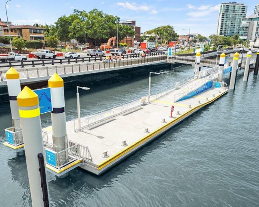 4-kingsford-smith-dr-river-pontoon-768x518